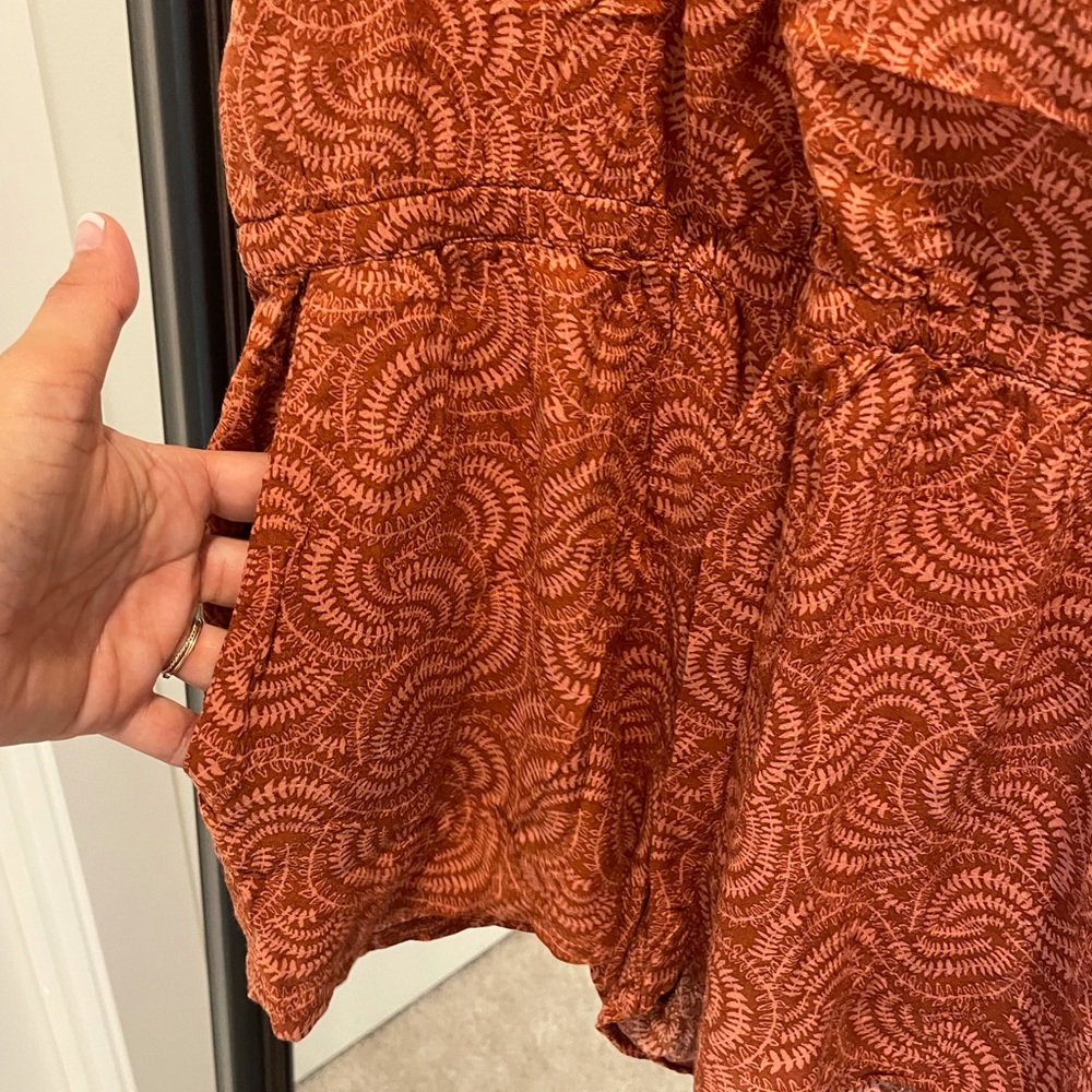 Hinge romper - Picture 2 of 9